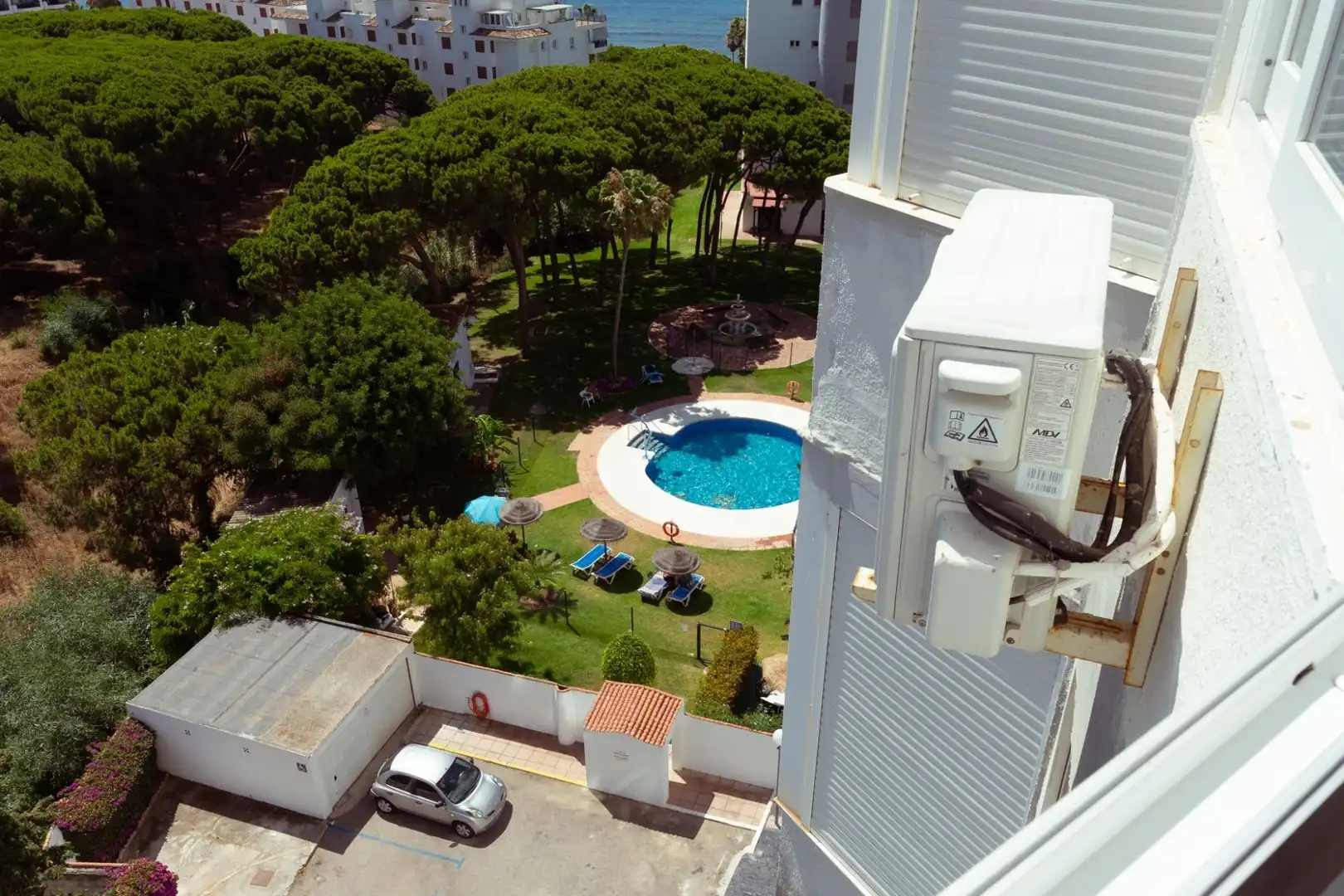 Piscina de Estudi en venda en Marbella amb Aire condicionat, Jardí privat i Moblat