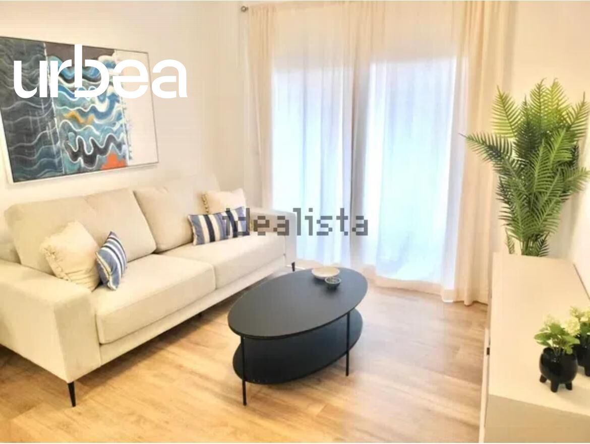 Dormitori de Pis en venda en Fuengirola amb Aire condicionat, Terrassa i Traster