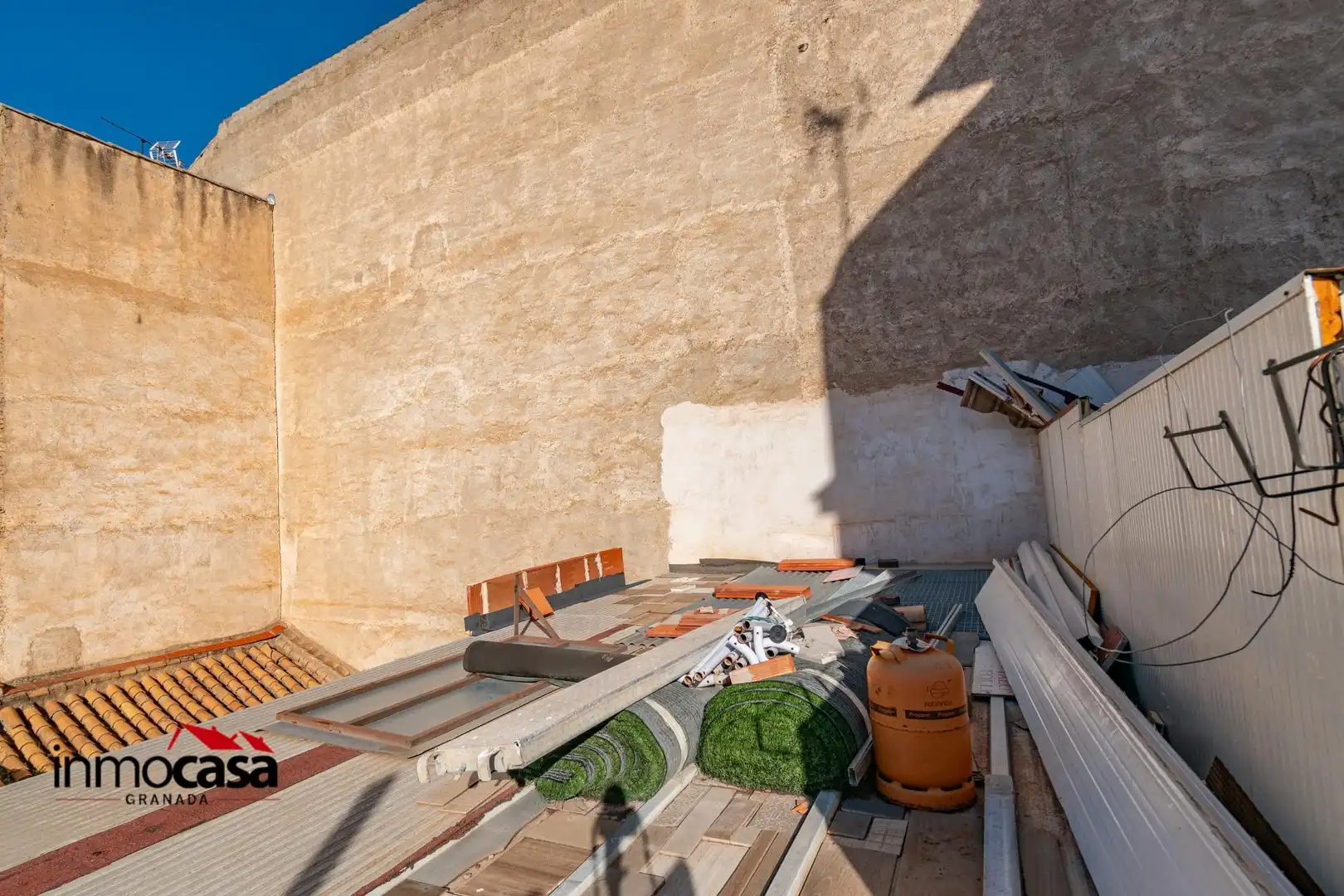 Vista exterior de Edificio en venta en Granada