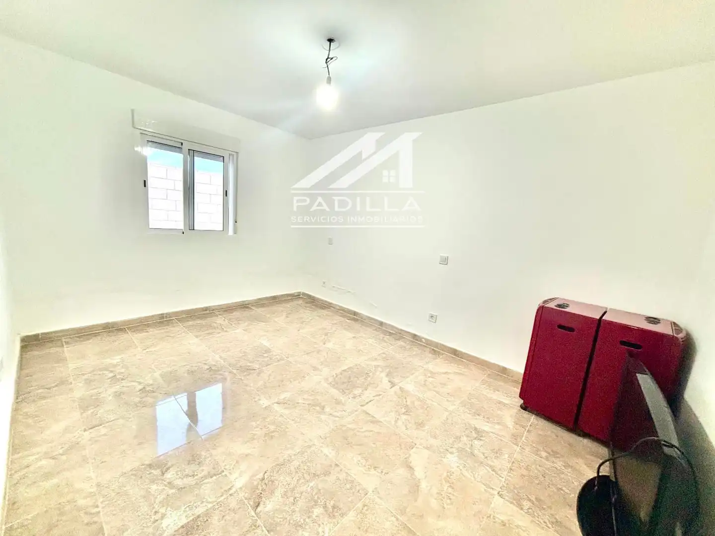 Habitación de Casa adosada en venta en El Viso de San Juan con Calefacción