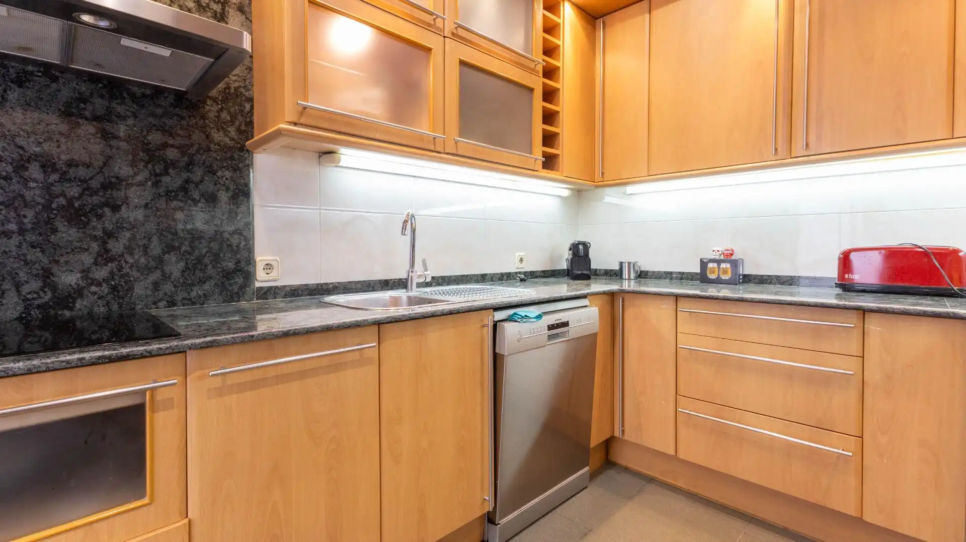 Kitchen of Flat for sale in Barcelona  with Air Conditioner, Heating and Parquet flooring