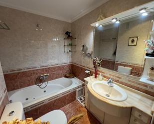 Bathroom of Flat for sale in Oviedo   with Balcony