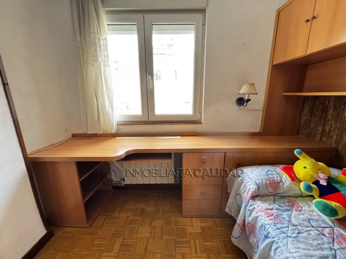 Bedroom of Flat for rent in Burgos  with Heating, Terrace and Furnished