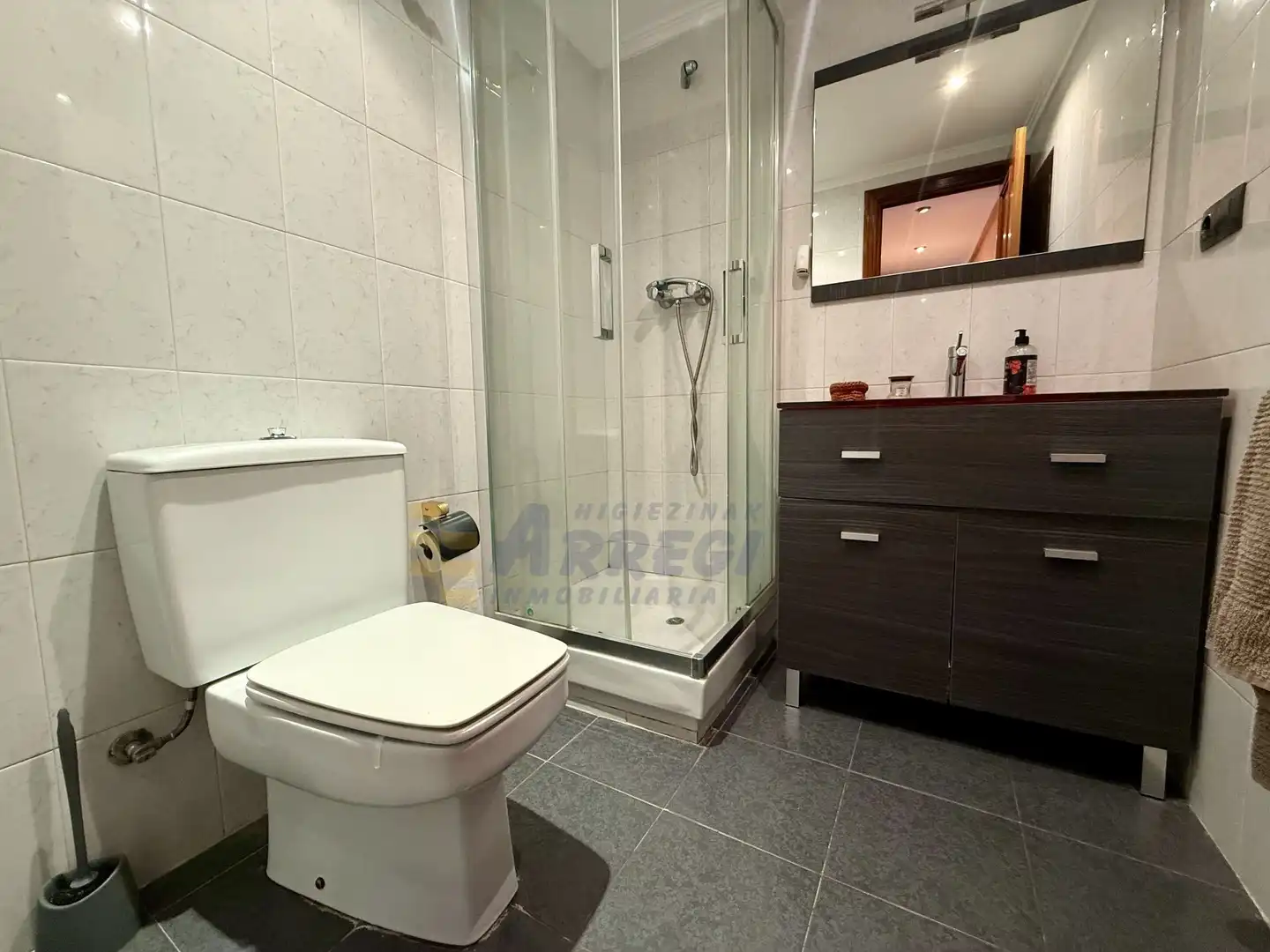 Badezimmer von Wohnung zum Verkauf in Deba mit Heizung, Abstellraum und Möbliert