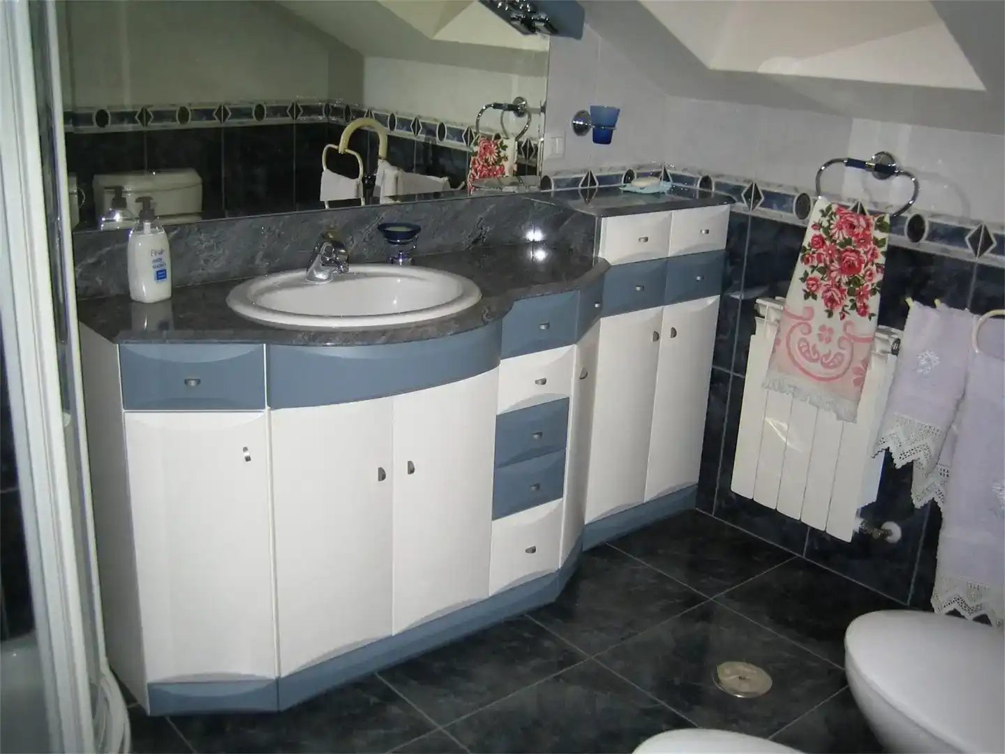 Baño de Casa o chalet en venta en Gradefes con Piscina y Balcón