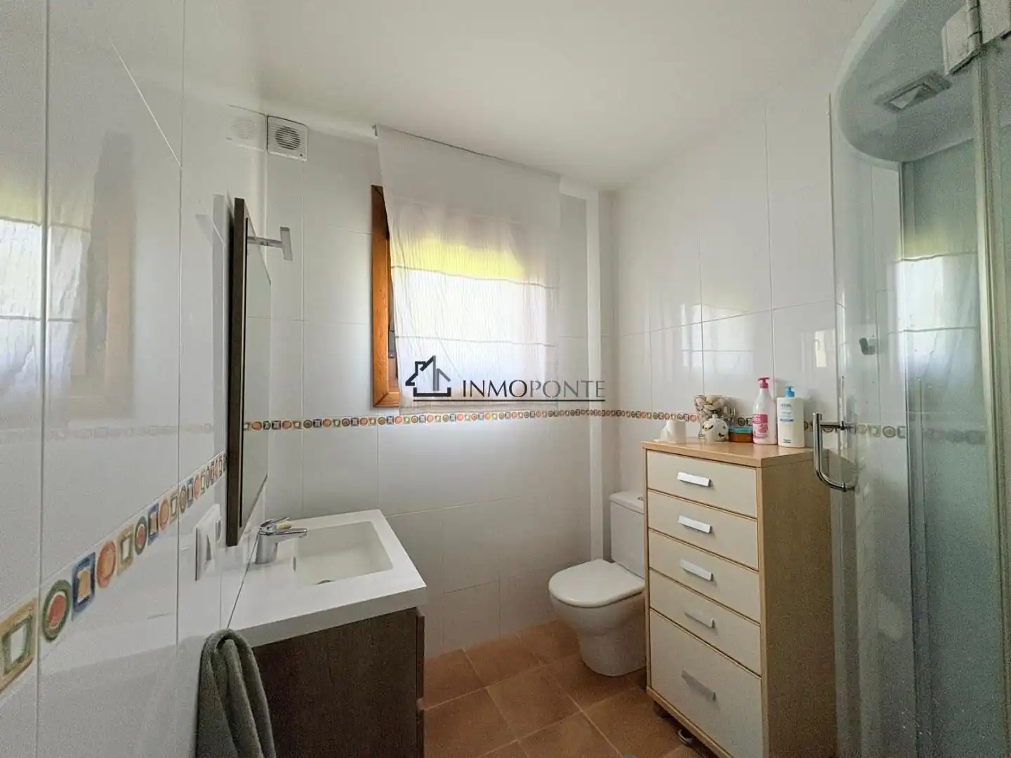 Bany de Casa o xalet en venda en Pontevedra Capital  amb Calefacció, Jardí privat i Terrassa