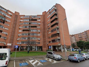 Pis amb ascensor en venda a Calle Puebla de Sanabria 9