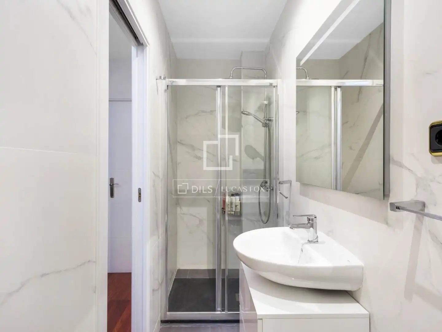 Bathroom of Flat for rent in Madrid  with Air Conditioner, Heating and Furnished