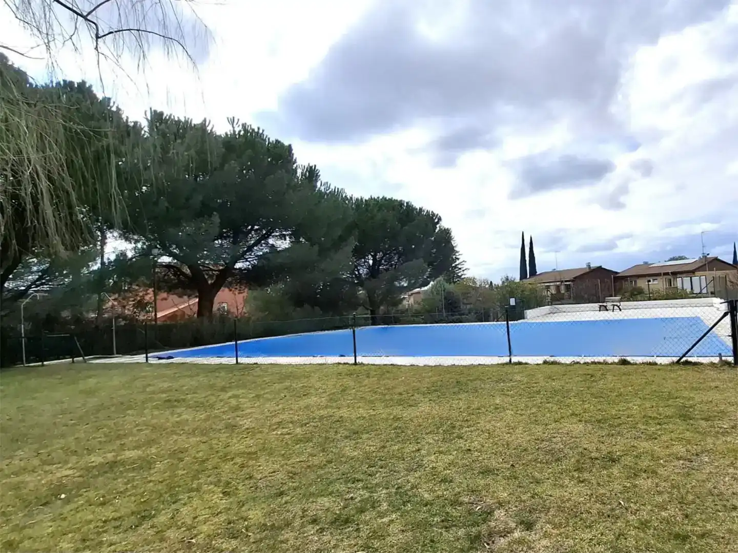 Piscina de Casa o chalet de alquiler en Galapagar con Aire acondicionado, Jardín privado y Parquet
