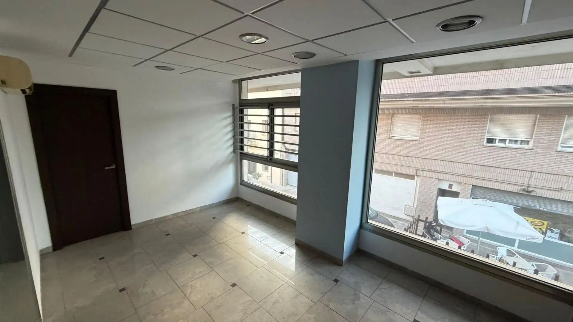 Business premises to rent in Calle de Isidro Villaroig, imagen 13