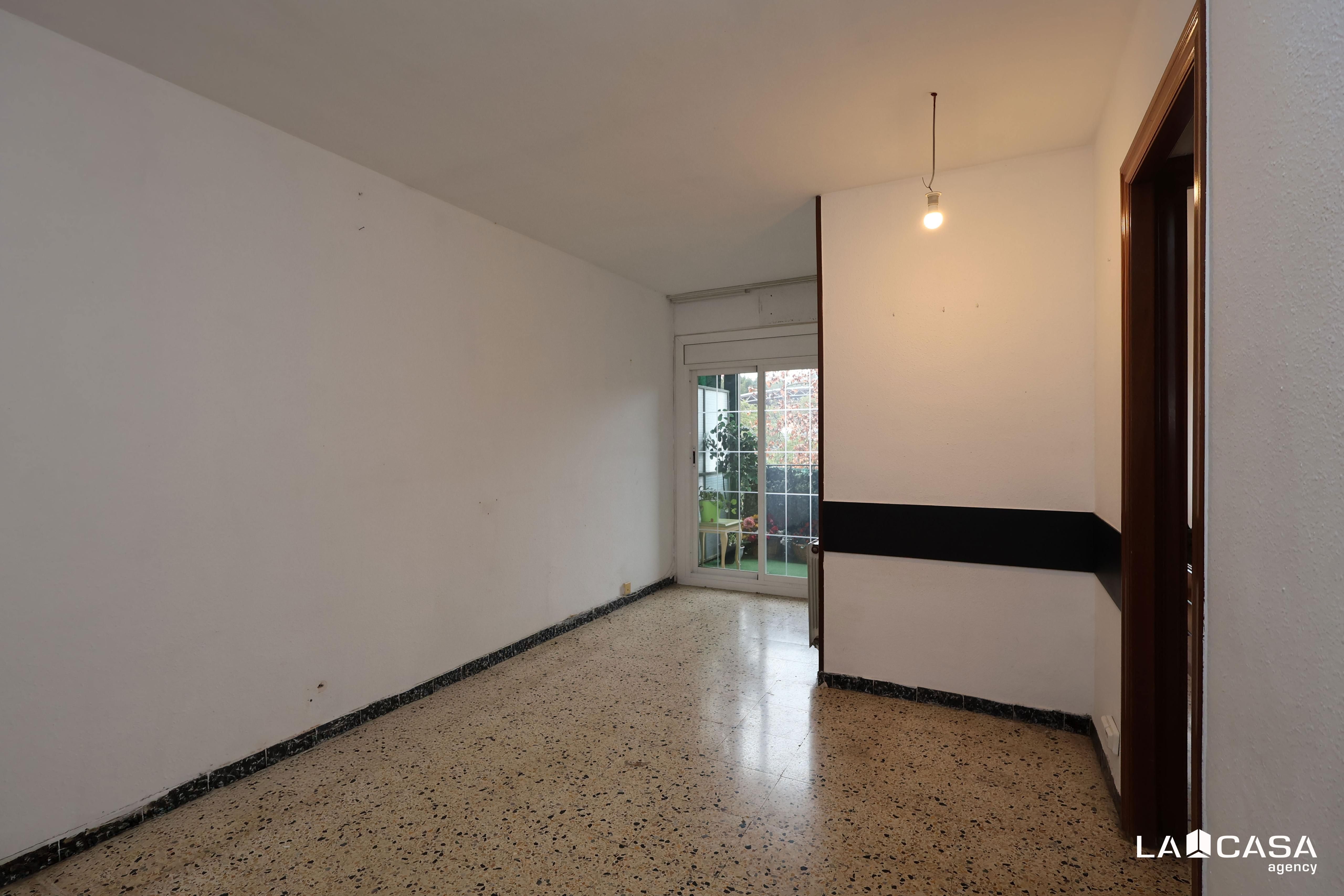 Sala d'estar de Pis en venda en Esplugues de Llobregat amb Balcó