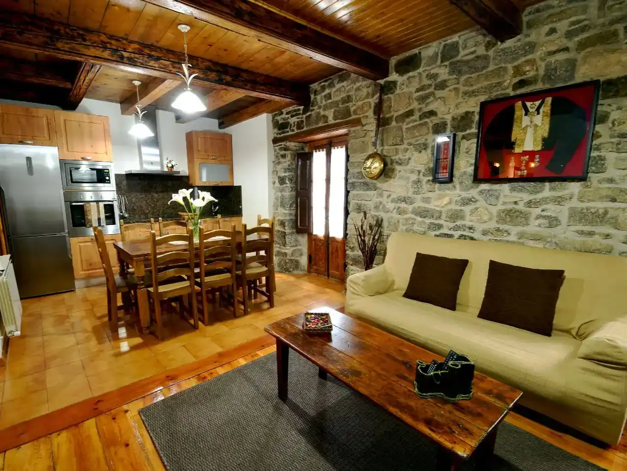 Sala d'estar de Pis en venda en Garde amb Parquet, Traster i Moblat