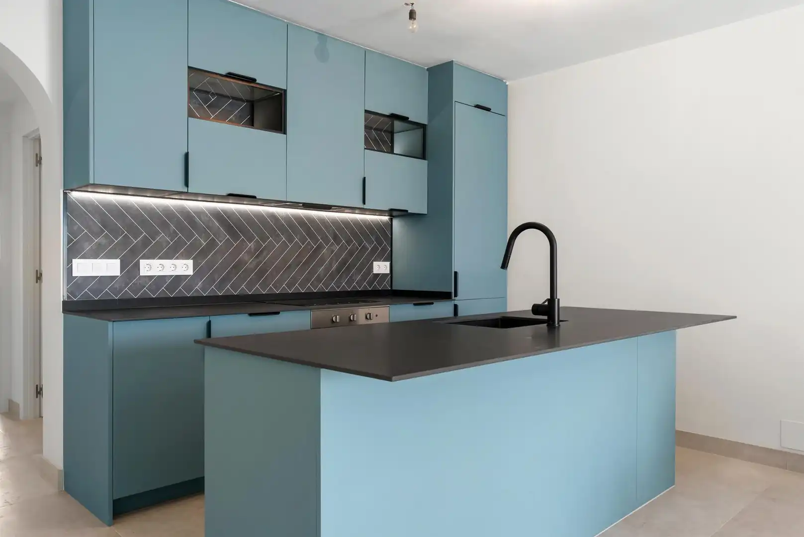 Cocina de Planta baja en venta en Marbella con Aire acondicionado, Jardín privado y Terraza