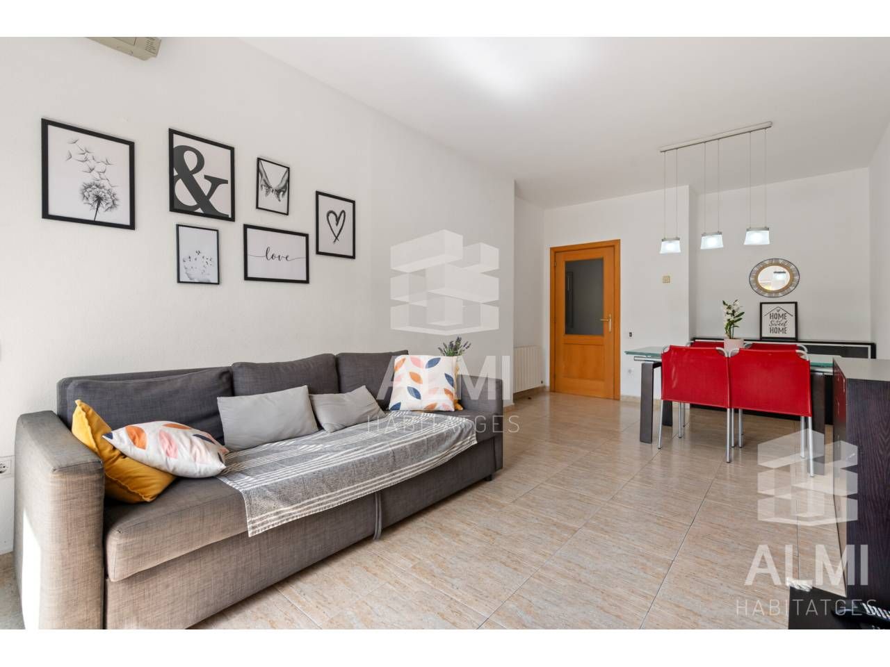 Exterior view of Flat for sale in  Barcelona Capital  with Air Conditioner, Heating and Balcony