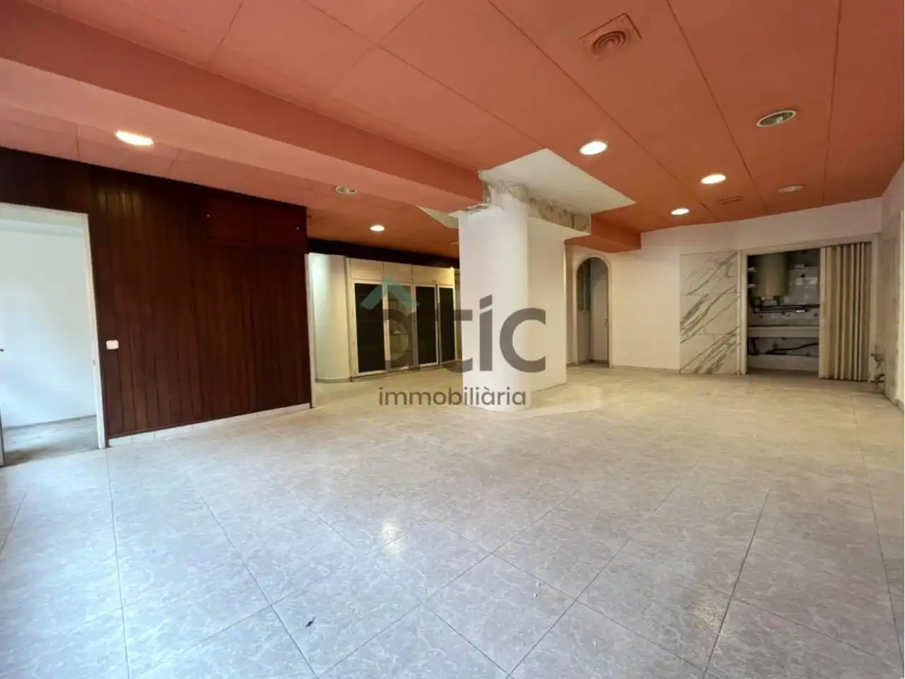 Local comercial en venda a Paseo Pere III, imagen 3