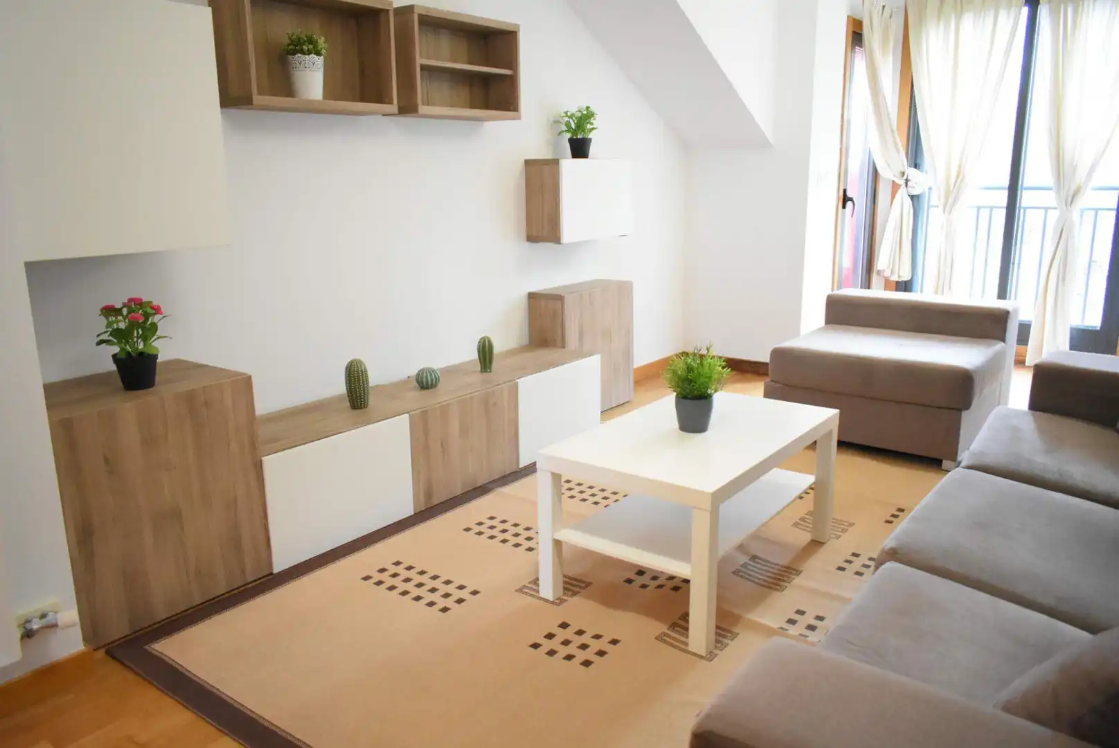 Attic for rent in A Parda
