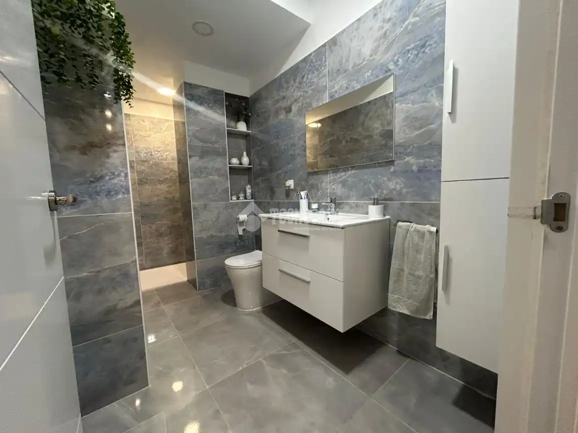 Baño de Piso en venta en Barcelona con Aire acondicionado y Amueblado