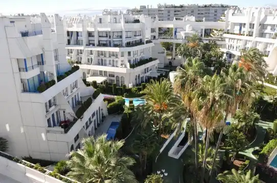 Dúplex amb piscina en venda a Calle de Ramón Gómez de la Serna 23, imagen 2