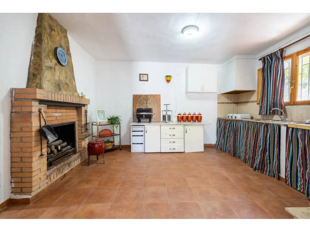 Cocina de Finca rústica en venta en Felix con Jardín privado, Terraza y Amueblado