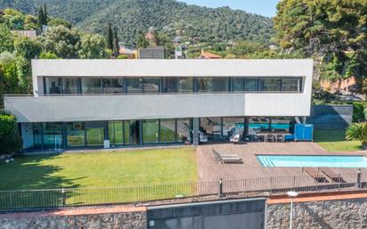 Vista exterior de Casa o xalet en venda en Premià de Dalt amb Aire condicionat, Calefacció i Jardí privat