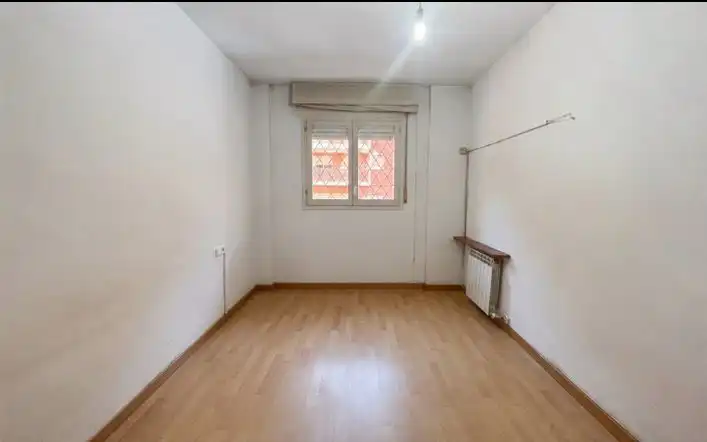 Bedroom of Ground floor for sale in Girona  with Air Conditioner, Heating and Parquet flooring