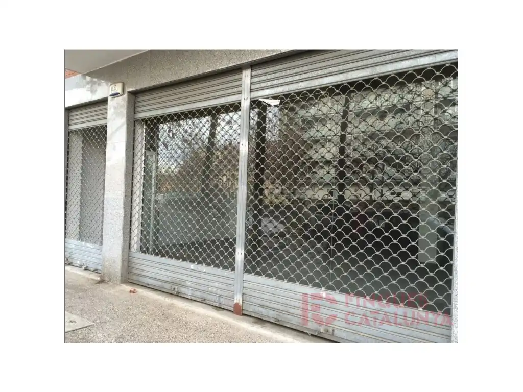 Locale commerciale in vendita a Calle Salvador Dabau I Caussa