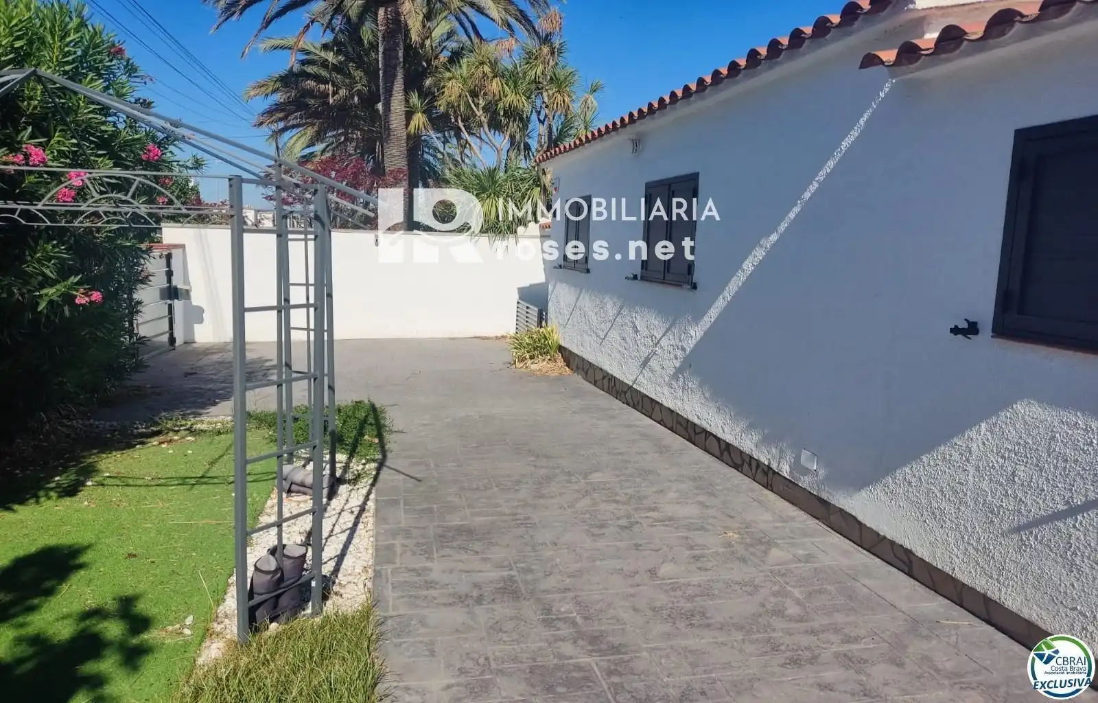 Casa con piscina en venta en Peni, imagen 3