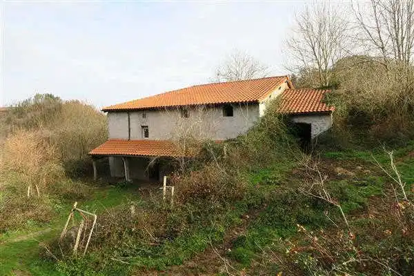 Vista exterior de Finca rústica en venda en Deba amb Jardí privat