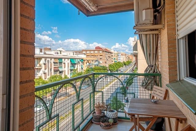 Exterior view of Flat for sale in Linares  with Air Conditioner, Oven and Washing machine