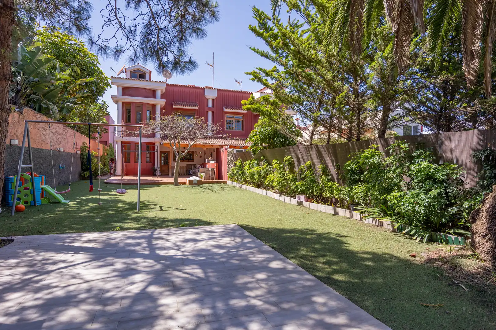Vista exterior de Casa adosada en venda en Santa Brígida amb Jardí privat, Traster i Balcó