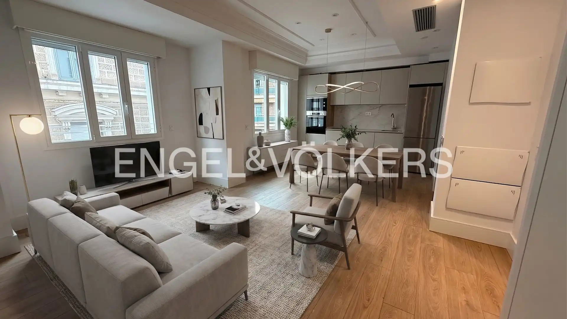 Living room of Flat for rent in  Madrid Capital  with Air Conditioner, Heating and Storage room