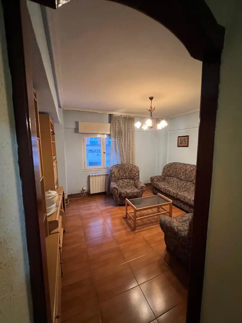 Sala de estar de Piso en venta en Avilés con Terraza y Amueblado