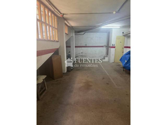 Garaje en Alquiler en Calle Pradilla en Carolinas Altas