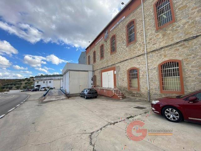 Nave industrial en Venta en Noalejo