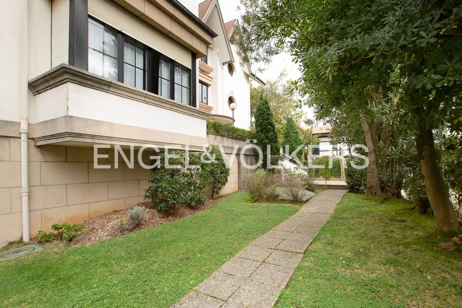 Vista exterior de Piso en venta en Getxo  con Calefacción, Jardín privado y Parquet