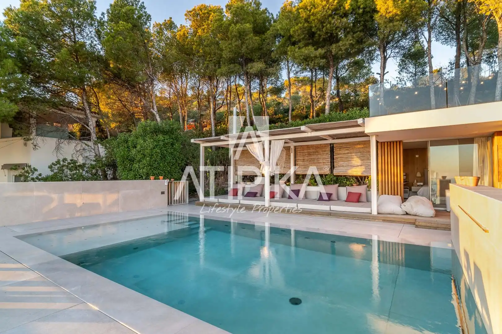 Jardí de Casa o xalet en venda en Sitges amb Aire condicionat, Terrassa i Traster