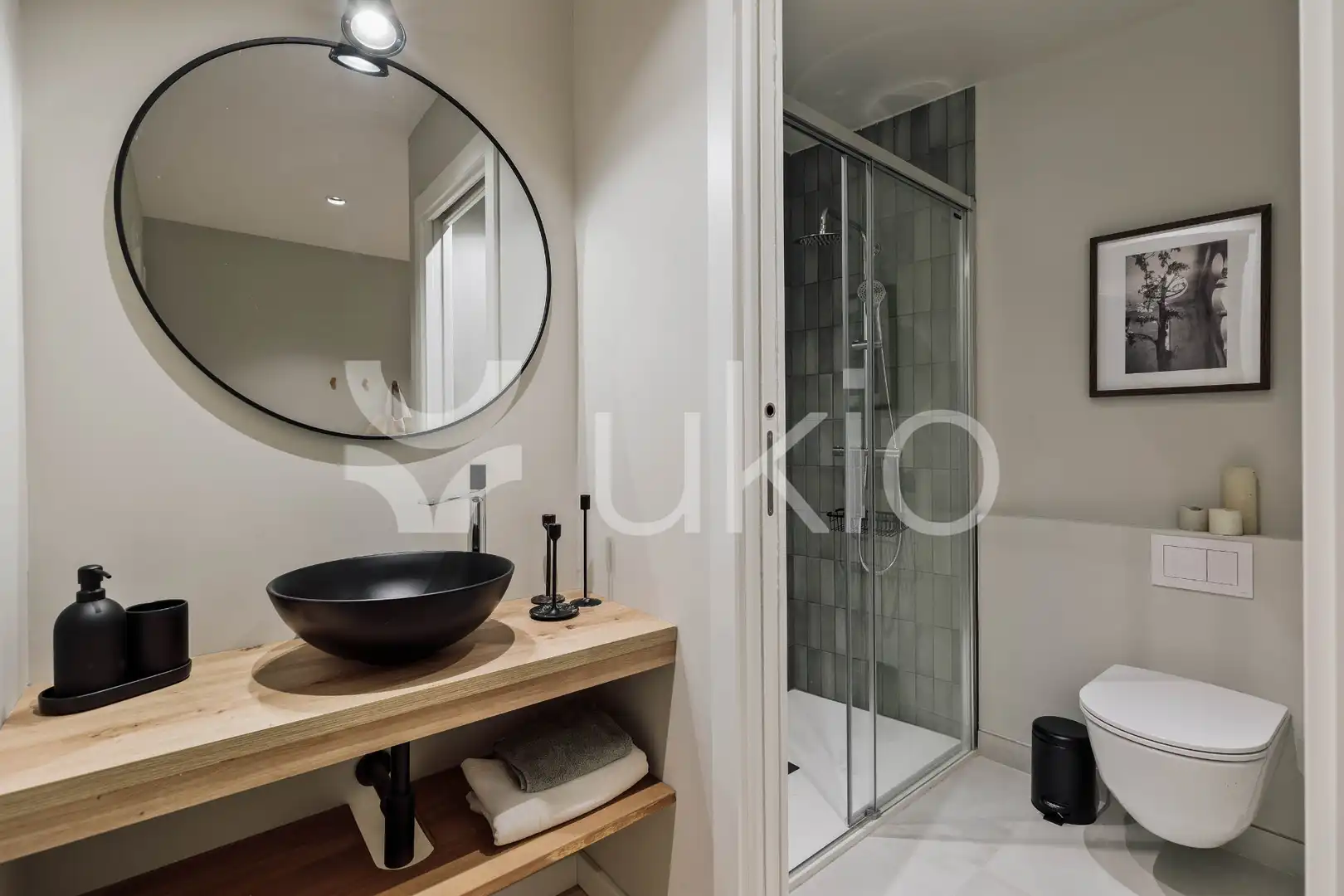 Baño de Apartamento de alquiler en Barcelona con Aire acondicionado, Calefacción y Amueblado