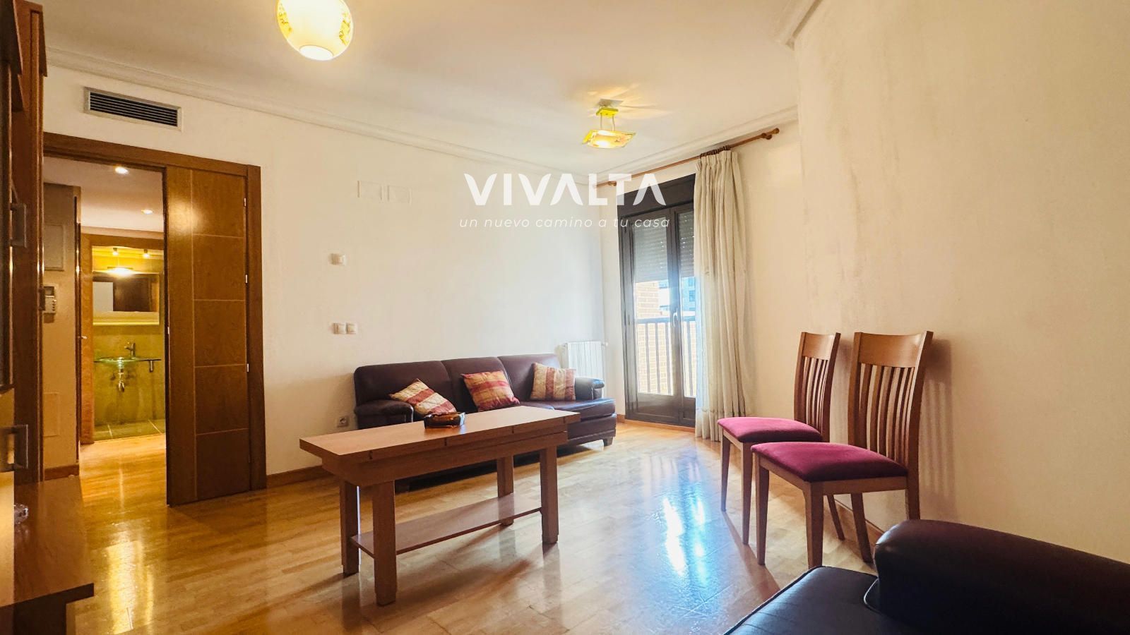 Sala de estar de Piso en venta en  Madrid Capital con Calefacción, Trastero y Piscina