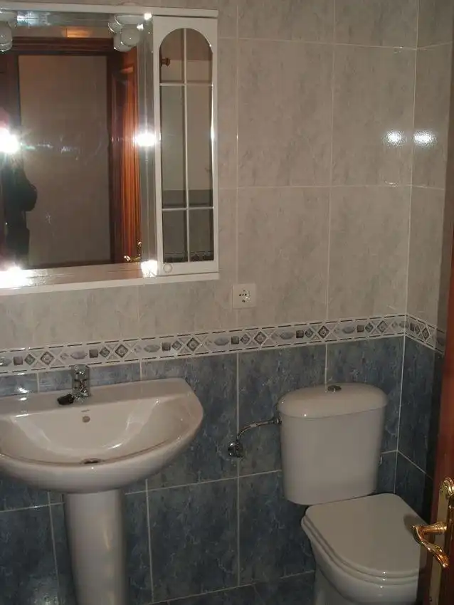 Baño de Piso en venta en Medina de Pomar con Calefacción, Jardín privado y Terraza