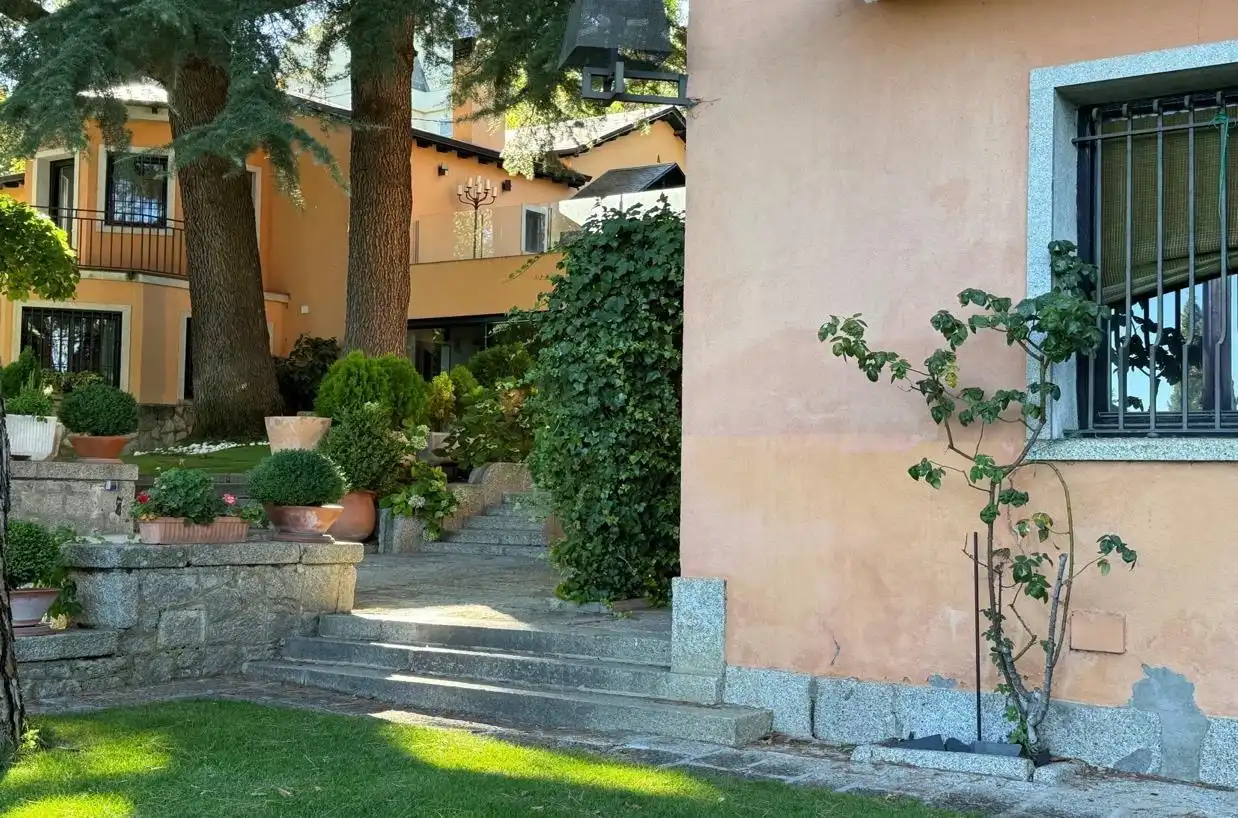 Jardín de Casa o chalet en venta en San Lorenzo de El Escorial con Aire acondicionado, Calefacción y Jardín privado