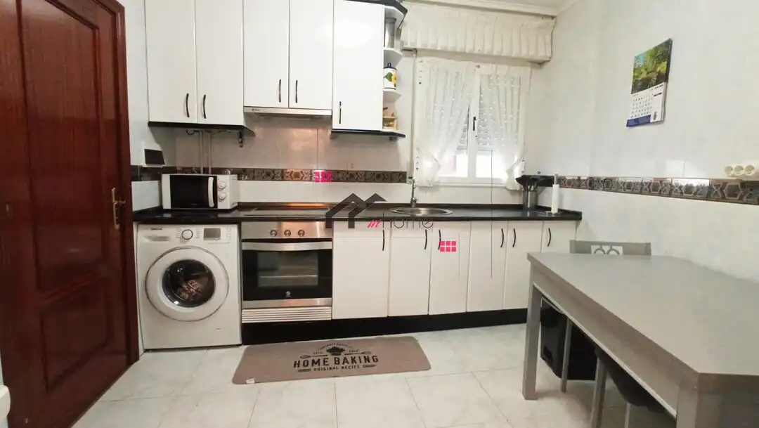 Cocina de Piso en venta en Barakaldo  con Calefacción y Amueblado