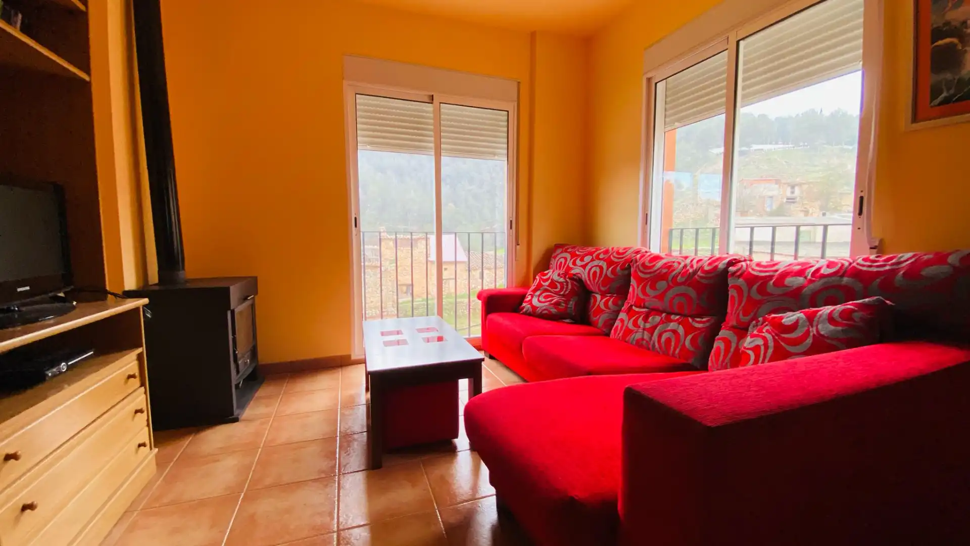 Living room of Flat for sale in Cirat  with Oven