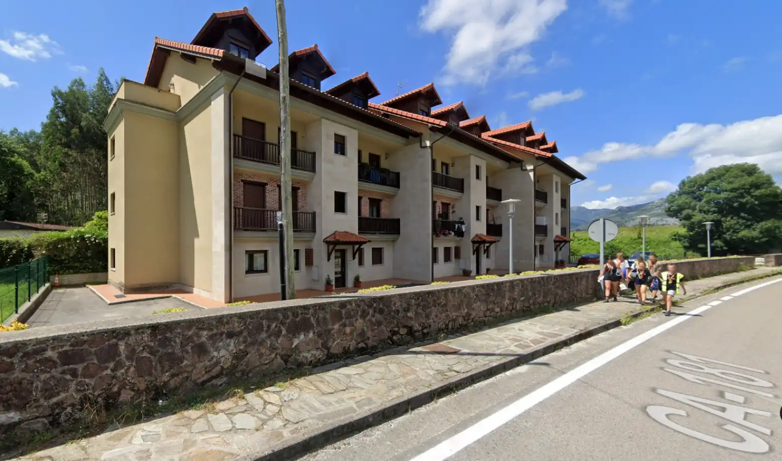 Außenansicht von Wohnung zum Verkauf in Rionansa mit Heizung, Privatgarten und Parkett