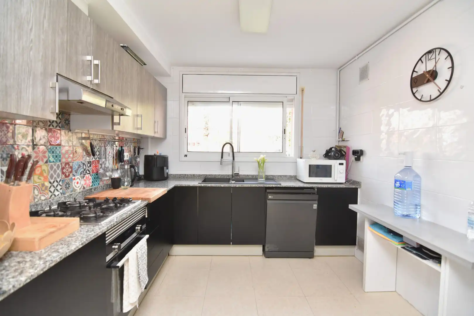Cocina de Casa adosada en venta en Calella con Aire acondicionado, Calefacción y Jardín privado
