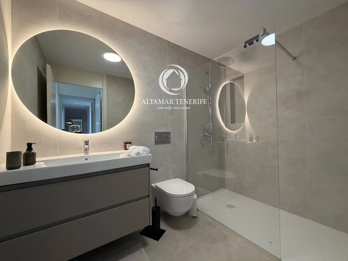 Badezimmer von Wohnungen zur Miete in Adeje mit Terrasse, Abstellraum und Schwimmbad