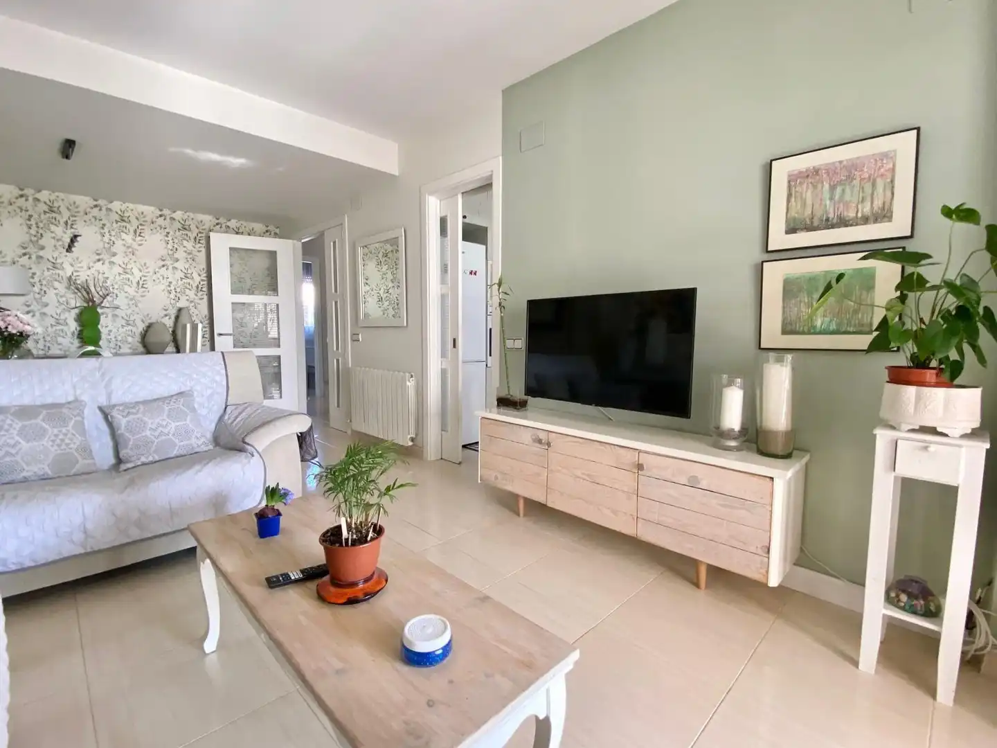 Wohnzimmer von Einfamilien-Reihenhaus zum Verkauf in El Vendrell mit Klimaanlage, Heizung und Terrasse