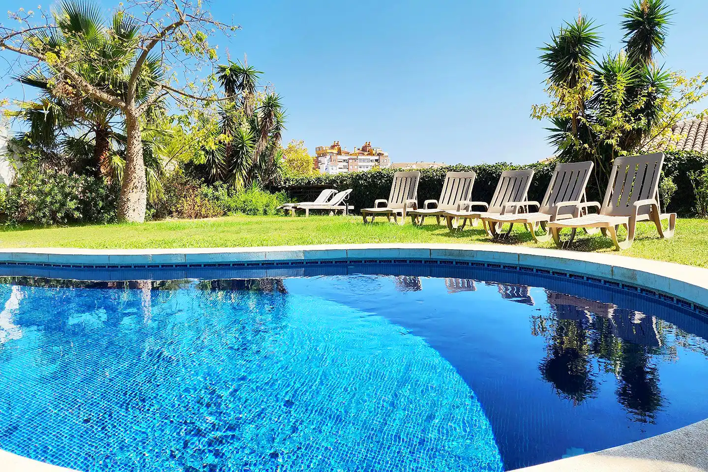 Piscina de Casa o xalet en venda en Benalmádena amb Aire condicionat, Jardí privat i Terrassa