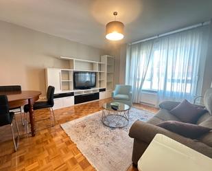 Living room of Flat to rent in Santiago de Compostela   with Heating, Parquet flooring and Furnished