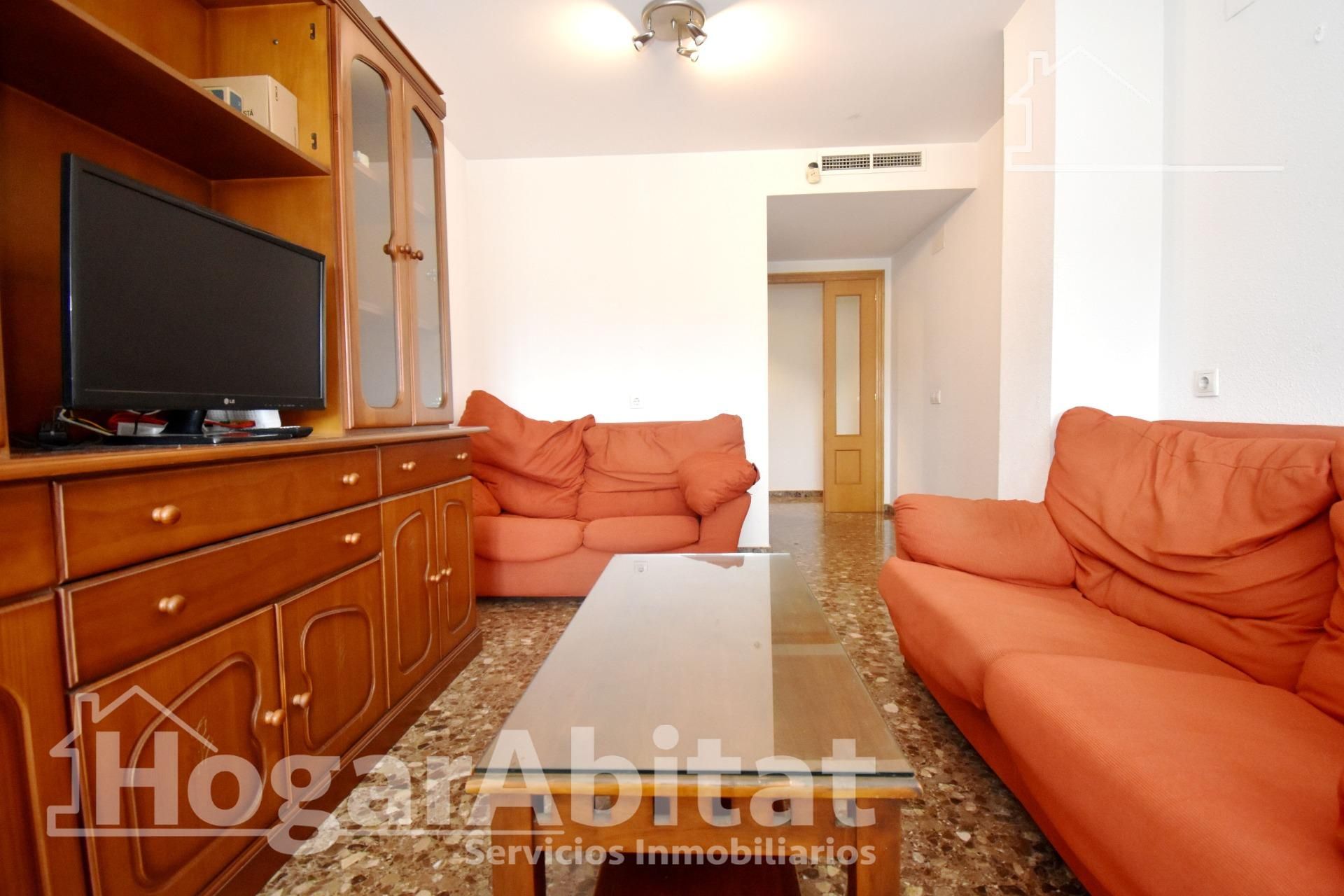 Living room of Flat for sale in Castellón de la Plana / Castelló de la Plana  with Air Conditioner, Storage room and Balcony