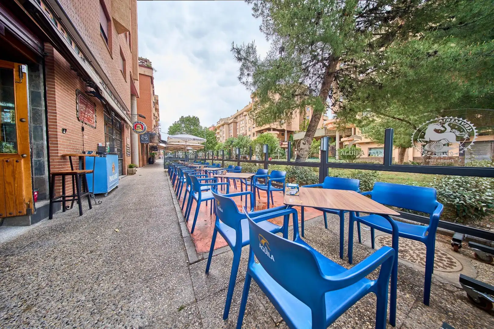 Terraza de Local en traspaso en Granada con Aire acondicionado